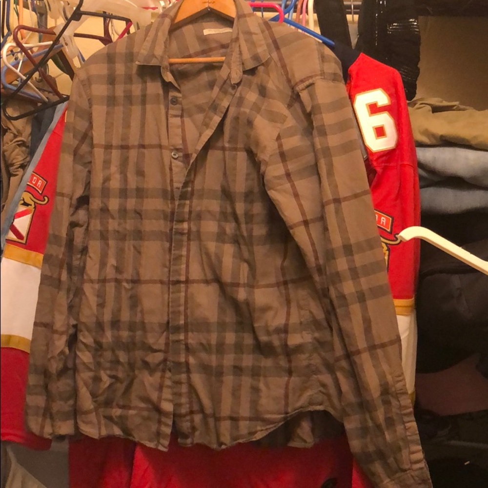 Men’s Large Burberry Brit Button Up